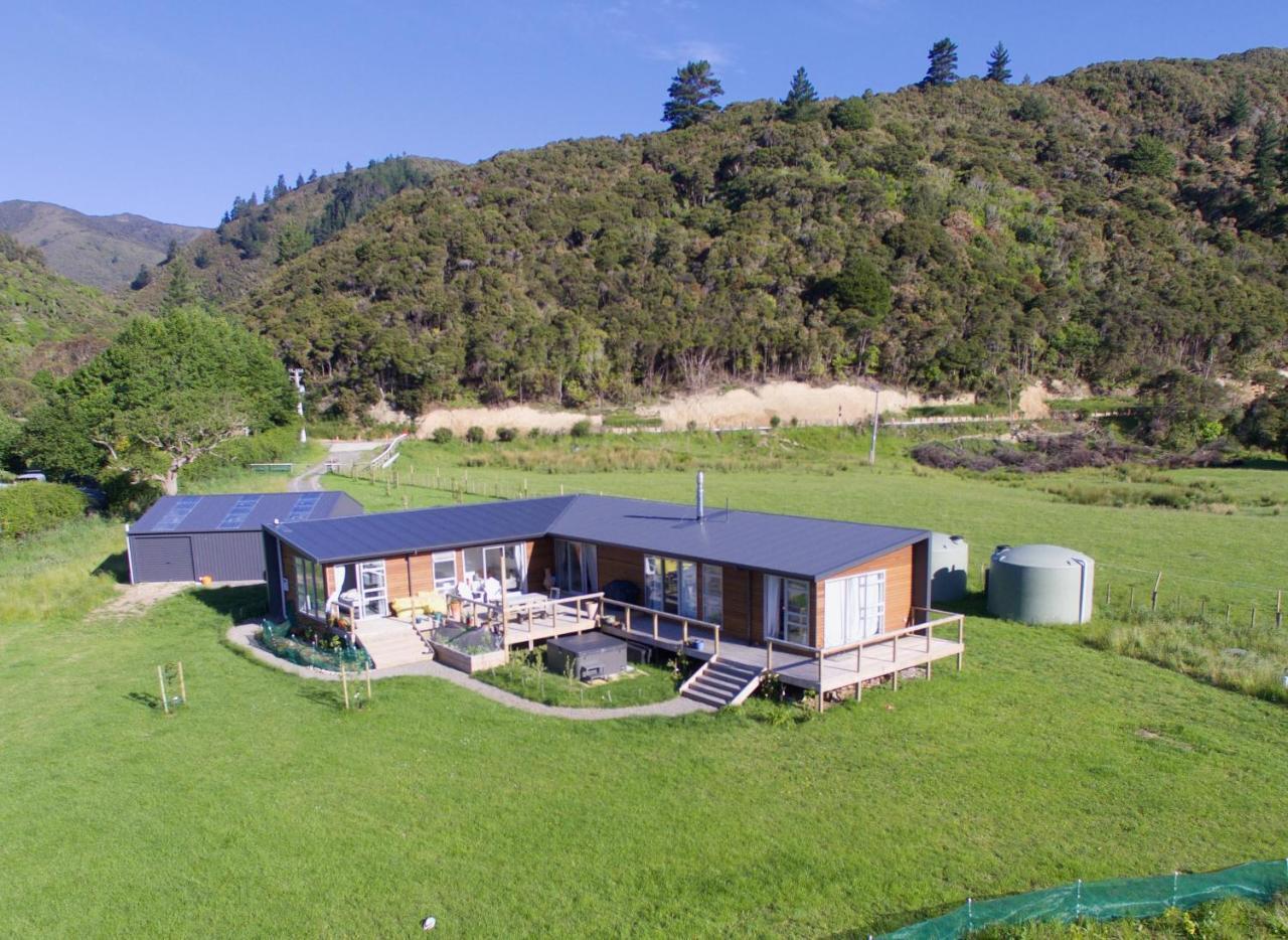 Narrow Neck Creek Farmstay And B&B Upper Hutt Exterior photo